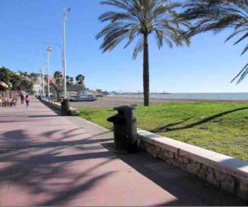 Apartamento En Primera Linea De Playa El Palo Málaga Dış mekan fotoğraf